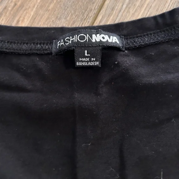 Fashion Nova Basic Vneck Top - Picture 2 of 2